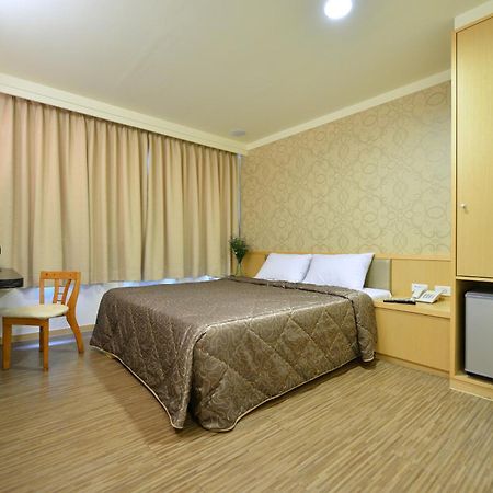 Ing Wang Hotel Đài Nam Ngoại thất bức ảnh